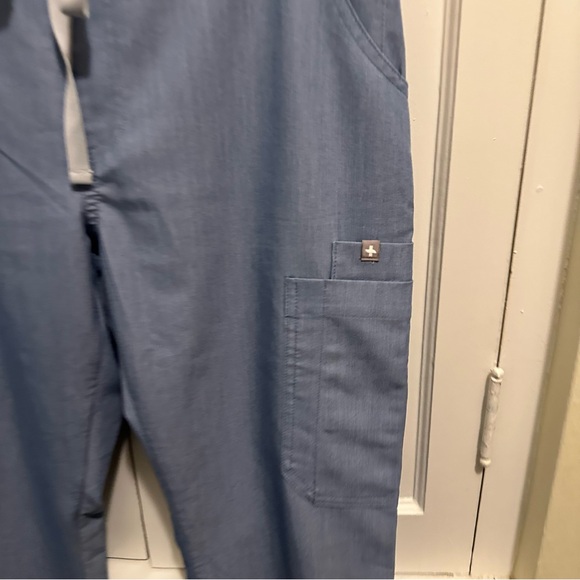 Figs Yola Skinny Scrub Pants - Heathered Indigo Blue Size: Small - Picture 9 of 12